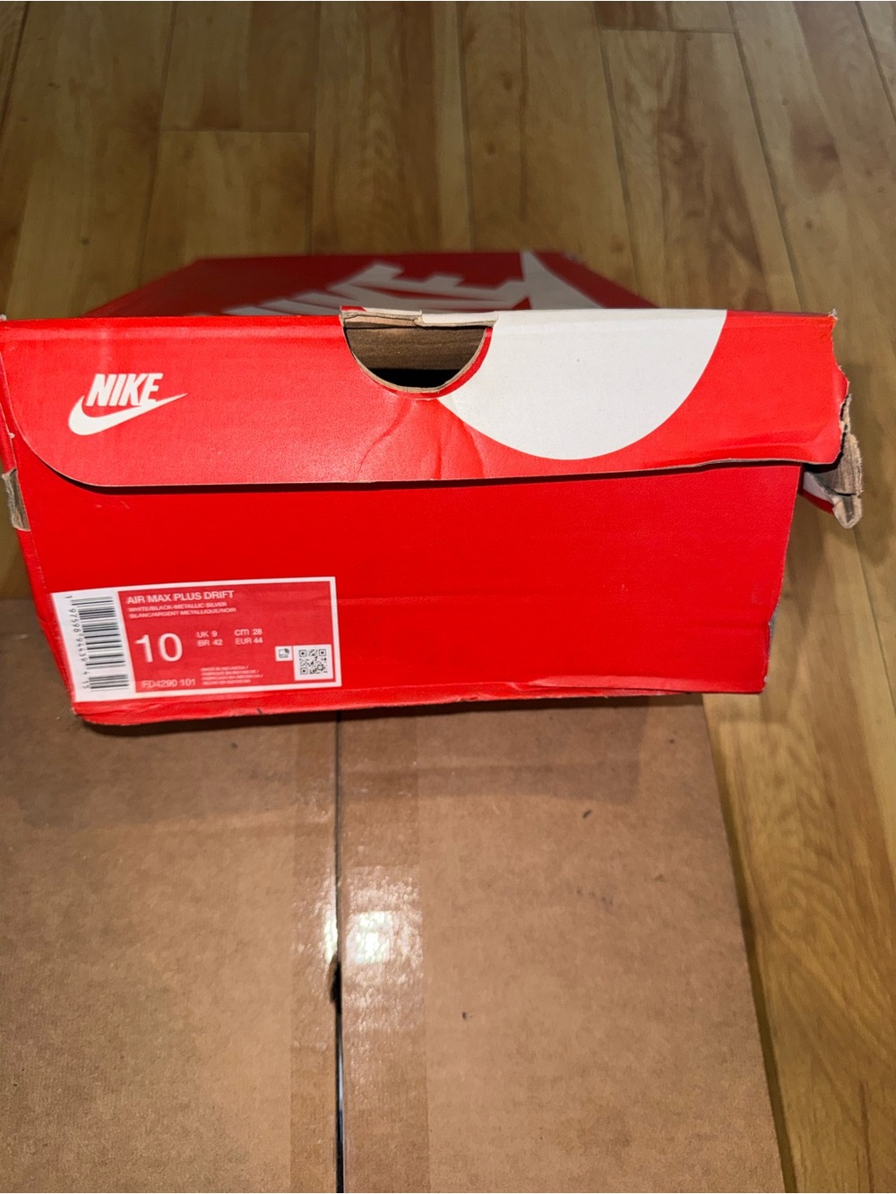 Nike Black & White Flame-Pattern Athletic Sneakers - Picture 9 of 10